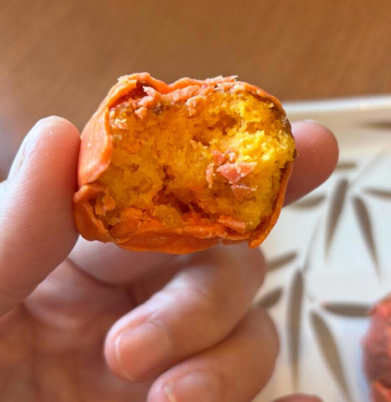 丸亀製麺 ドラゴンボールZ コラボレーションキャンペーン, おすすめは、ドラゴンボールうどーなつ！, このアイデアはすごい！自分で仕上げる「ドラゴンボ ールうどーなつ」, うどん札もドラゴンボールZ仕様に！, コラボメニューは他にも！