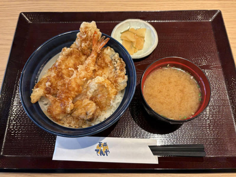 カレイに真鱈、肉厚帆立がドドン！ 魚介好き必食の『海老と4種の北海道産天丼』, 【大注目】旨味が凝縮された幻のキノコ「とかちマッシュ®︎」, 十勝名物をイメージ！ 甘じょっぱいタレがたまらない『たれづけ豚ロース天丼』, 【実食の総評】追加注文必至のイチオシ食材はコレ！