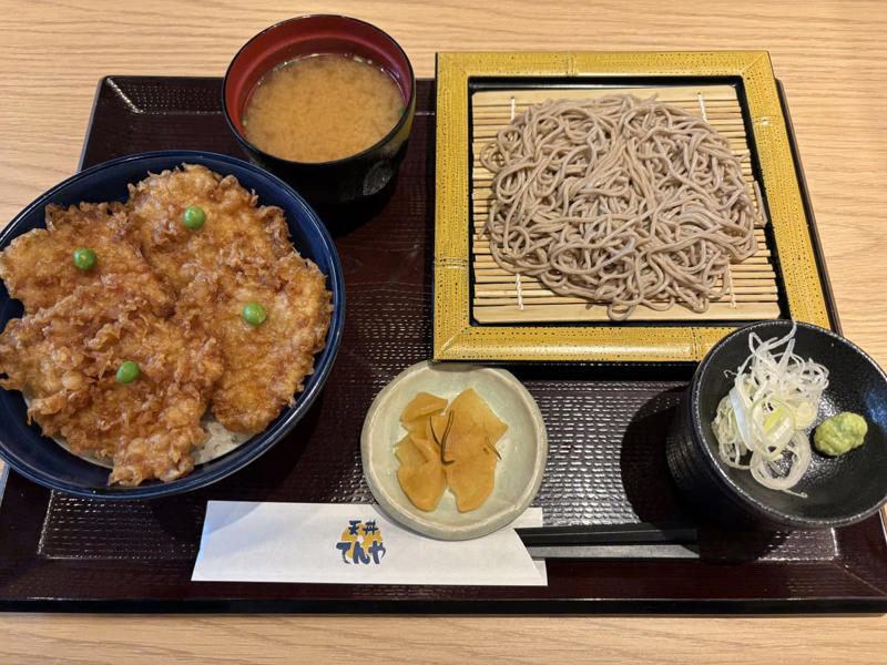 カレイに真鱈、肉厚帆立がドドン！ 魚介好き必食の『海老と4種の北海道産天丼』, 【大注目】旨味が凝縮された幻のキノコ「とかちマッシュ®︎」, 十勝名物をイメージ！ 甘じょっぱいタレがたまらない『たれづけ豚ロース天丼』, 【実食の総評】追加注文必至のイチオシ食材はコレ！
