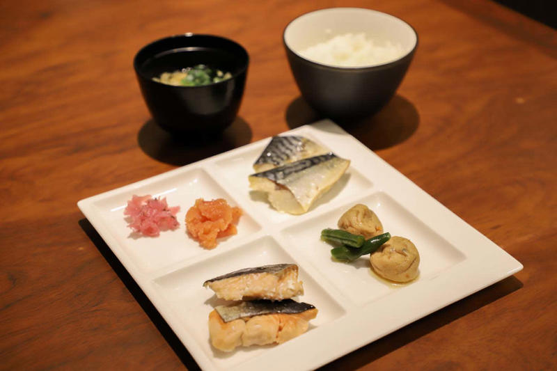 食べ過ぎ注意！な贅沢（ぜいたく）モーニング『ロイヤルホスト 八丁堀店』, 『ロイヤルホスト 八丁堀店』店舗詳細, 中華定食でエネルギー補給『熱烈中華食堂 日高屋 池袋北口駅前店』, 『熱烈中華食堂 日高屋 池袋北口駅前店』店舗詳細, 「朝焼き肉」という新たな選択肢『焼肉ライク 新宿歌舞伎町店』, 『焼肉ライク 新宿歌舞伎町店』店舗詳細, いつもの店の、違う表情にドキッ