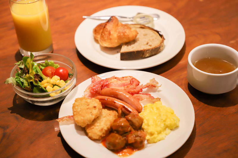 食べ過ぎ注意！な贅沢（ぜいたく）モーニング『ロイヤルホスト 八丁堀店』, 『ロイヤルホスト 八丁堀店』店舗詳細, 中華定食でエネルギー補給『熱烈中華食堂 日高屋 池袋北口駅前店』, 『熱烈中華食堂 日高屋 池袋北口駅前店』店舗詳細, 「朝焼き肉」という新たな選択肢『焼肉ライク 新宿歌舞伎町店』, 『焼肉ライク 新宿歌舞伎町店』店舗詳細, いつもの店の、違う表情にドキッ