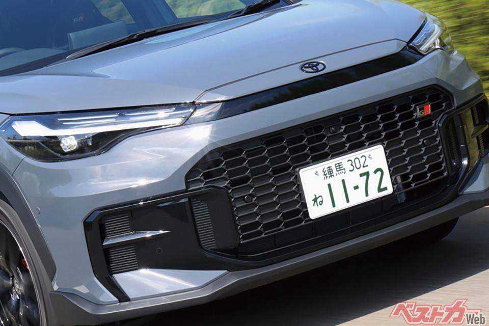 運転を楽しませるGR流クロスオーバー, 山本シンヤが乗って評価：「日常に丁度いい刺激をくれる懐の深いGR思想」, 島下泰久が乗って評価：「レスポンスと接地性アップで日常スポーツモデルの完成形へ」, 徳田悠眞が乗って評価：「踏めば応えてくれる！　走りで魅せるハイブリッドSUV」