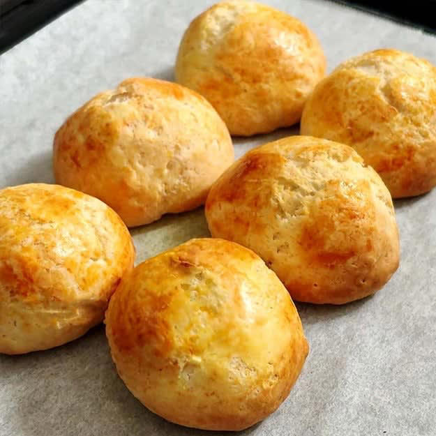 ホットビスケット, 【ホットケーキミックス、こう焼いて】外サク中ふわ。お店みたいなホットビスケット, カリもち豆腐チュロス, 【ホットケーキミックス使ったら買わなくてよくなった】「揚げるよりおいしい」カリもちチュロス, 【朝ごはん、もう迷わない】ホットケーキミックス混ぜて焼くだけ。発酵いらずの簡単爆速パン, 揚げないふわっふわドーナツ, 【ホットケーキミックス、こう焼いてみて】「もう揚げなくていい」ふわっふわドーナツが大人気