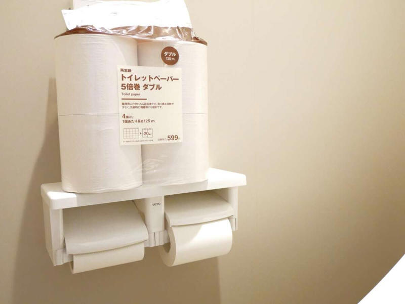 郵便受けにチラシお断りステッカーを貼る, トイレットペーパーは長尺タイプを使う, 詰め替え不要の吊り下げポンプを使う, 名もなき家事は「仕組み作り」でラクになる！