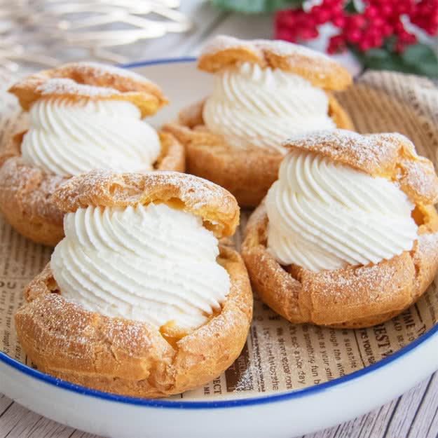 材料4つのシュークリーム, 【ホットケーキミックス・水・油・卵だけ】家族に「買ったやつじゃないの！？」と驚かれたシュークリームレシピ, ココアサンドクッキーのパウンドケーキ, この模様、実はあのお菓子…簡単パウンドケーキのレシピ【ホットケーキミックスで失敗ナシ】, トースターでチョコチャンククッキー, 【トースターで本格的なクッキーできるの知ってた？！】ホットケーキミックスで簡単チョコチャンククッキーレシピ