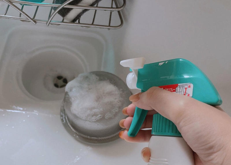 1：水切りかごは置かない, 2：排水口のフタはしない, 3：台ふきは使わない, 4：キッチン掃除専用洗剤は持たない, 「あって当たり前」を疑うと、片付くキッチンになった