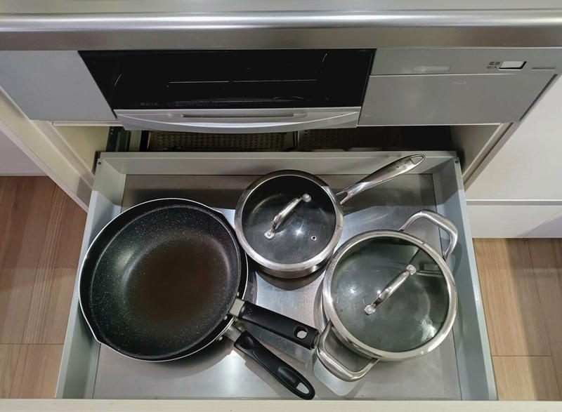 1：イスを置いて立ちっぱなしを減らす, 2：調理器具は扱いやすいものをチョイス, 3：よく使う道具は出し入れがラクな位置に, 4：使い捨てアイテムも活用し、洗いものを減らす, 5：食材準備の時短テクニックを再導入