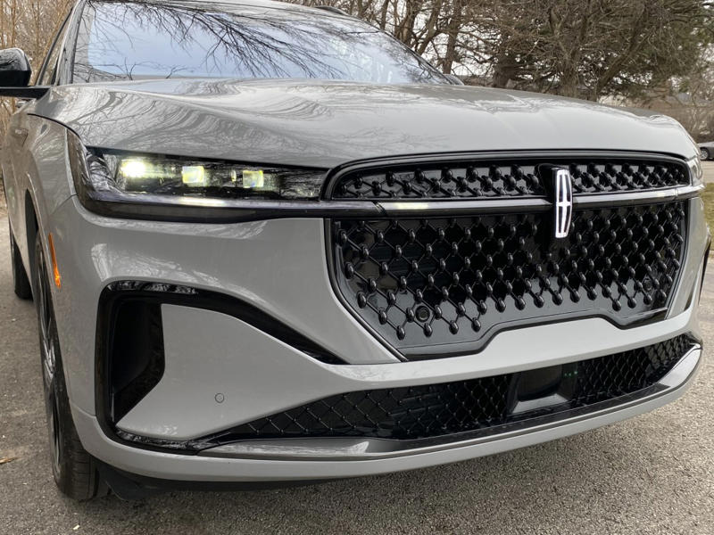 It outshines its Navigator big brother, Exterior and Interior Styling - 9/10, Technology and Infotainment - 9/10, Space, Comfort, and Usability - 9/10, Driving Experience - 8.5/10, Final Verdict - 9/10