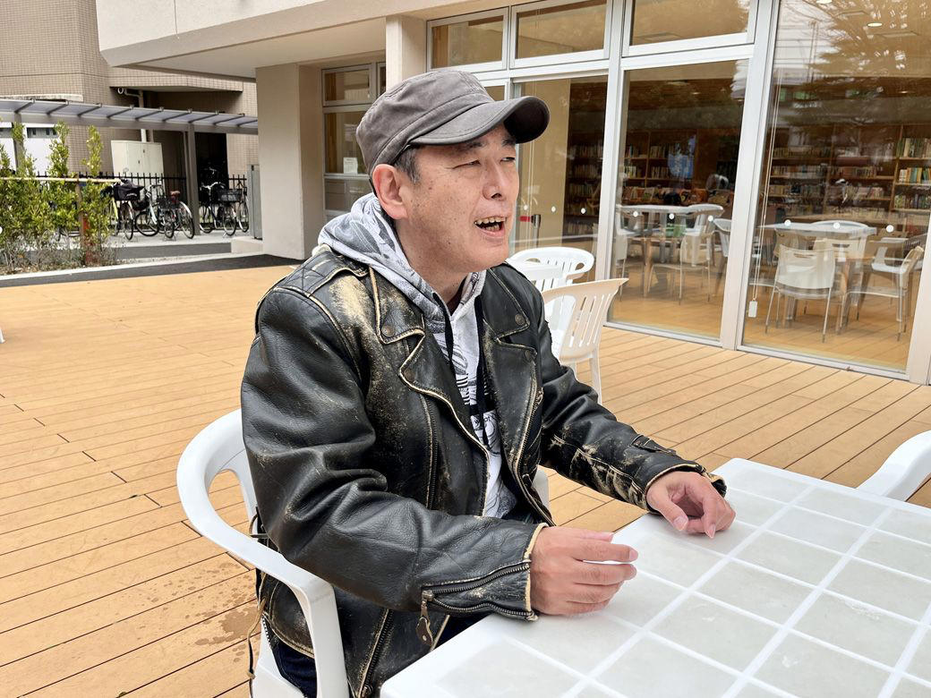 お小遣いを握り締め、実家のある熱海から小田急線で新宿駅へ, 進学を機に同郷の友人と喜多見〜狛江エリアで暮らす, 「敷金・礼金を出す」の言葉に惹かれ、都営新宿線の曙橋駅周辺へ, 「もう一度住みたい」と思っていた狛江へ戻る, 狛江駅と喜多見駅を用途に合わせて使い分ける生活, 電車の音が気にならない、落ち着いた住環境, 小田急沿線は特撮やアニメの聖地ともいえるエリア, 小田急線が大好き。またこの沿線を選びたい