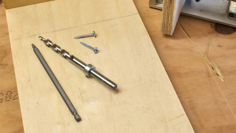Stepped drill bit, Forstner bit, Coring drill bit, Annular cutter drill bit, Plug cutter drill bit