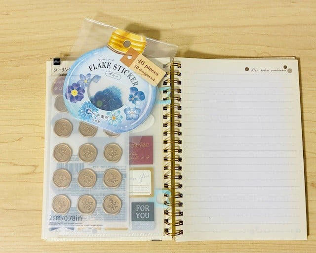 バッグ・クロージャ―は意外と使えるアイテム, 「バッグ・クロージャ―」の意外な活用術, 他にもこんな便利な使い方【3選】, いろいろ賢く保管できる