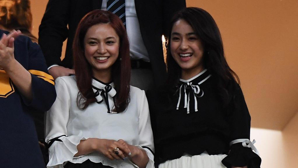 長友佑都 平愛梨, 谷口彰悟 泉里香, 上田綺世 由布菜月, 堂安律 明松美玖, 守田英正 藤阪れいな, 柴崎岳 真野恵里菜, 槙野智章 高梨臨, 長谷部誠 佐藤ありさ