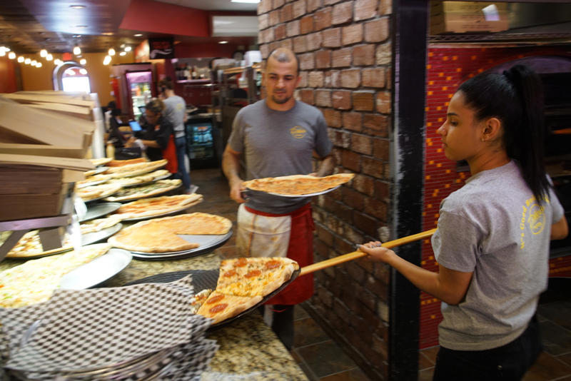 'Miracle on Slice': Underdog took down pizza giant in Round 3, Round 3 recap: Big wins, narrow escapes in Munch Madness, Cafe Napoli vs Tony &amp; Dominick's Pizza in Round 4 preview, Pizza By Elizabeths vs DiMeo's Pizza in Round 4 preview, Nicola Pizza vs Dom's NY Style Pizzeria in Round 4 preview, Charlie's Pizza vs Anthony's Coal Fired Pizza in Round 4 preview, How does the Munch Madness best pizza in Delaware tournament work? , How do I vote for my favorite Delaware pizza? 
