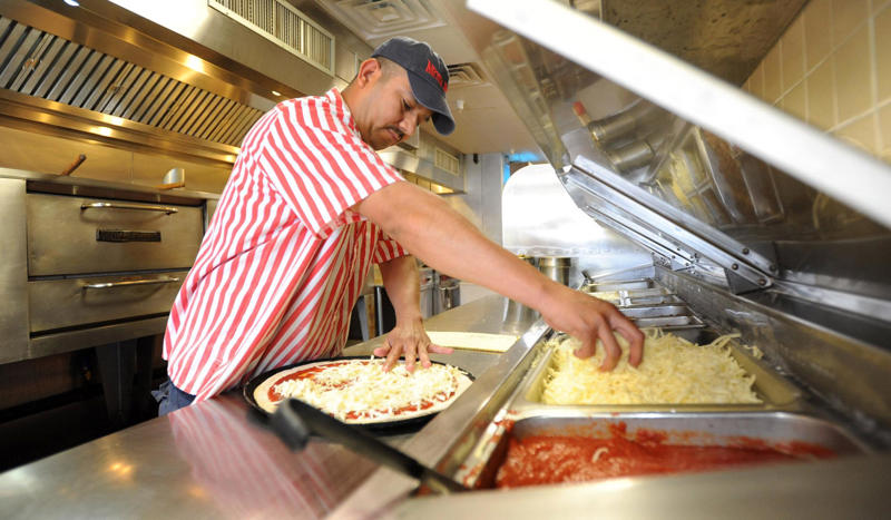 'Miracle on Slice': Underdog took down pizza giant in Round 3, Round 3 recap: Big wins, narrow escapes in Munch Madness, Cafe Napoli vs Tony &amp; Dominick's Pizza in Round 4 preview, Pizza By Elizabeths vs DiMeo's Pizza in Round 4 preview, Nicola Pizza vs Dom's NY Style Pizzeria in Round 4 preview, Charlie's Pizza vs Anthony's Coal Fired Pizza in Round 4 preview, How does the Munch Madness best pizza in Delaware tournament work? , How do I vote for my favorite Delaware pizza? 