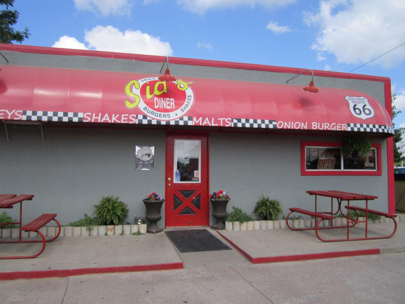Caffe REL, Roy’s Grille, Fat Tiger Korean BBQ & More, B.E. Scott’s BBQ, Bates House of Turkey, Caro-Mi Dining Room, Hawk’s Crawfish Restaurant, Whistle Stop Café, Sid’s Diner, Skylight Inn, Mrs. Mac’s Kitchen, The Shoals Shack, The Loveless Cafe, Sebastian’s Roadside Restaurant