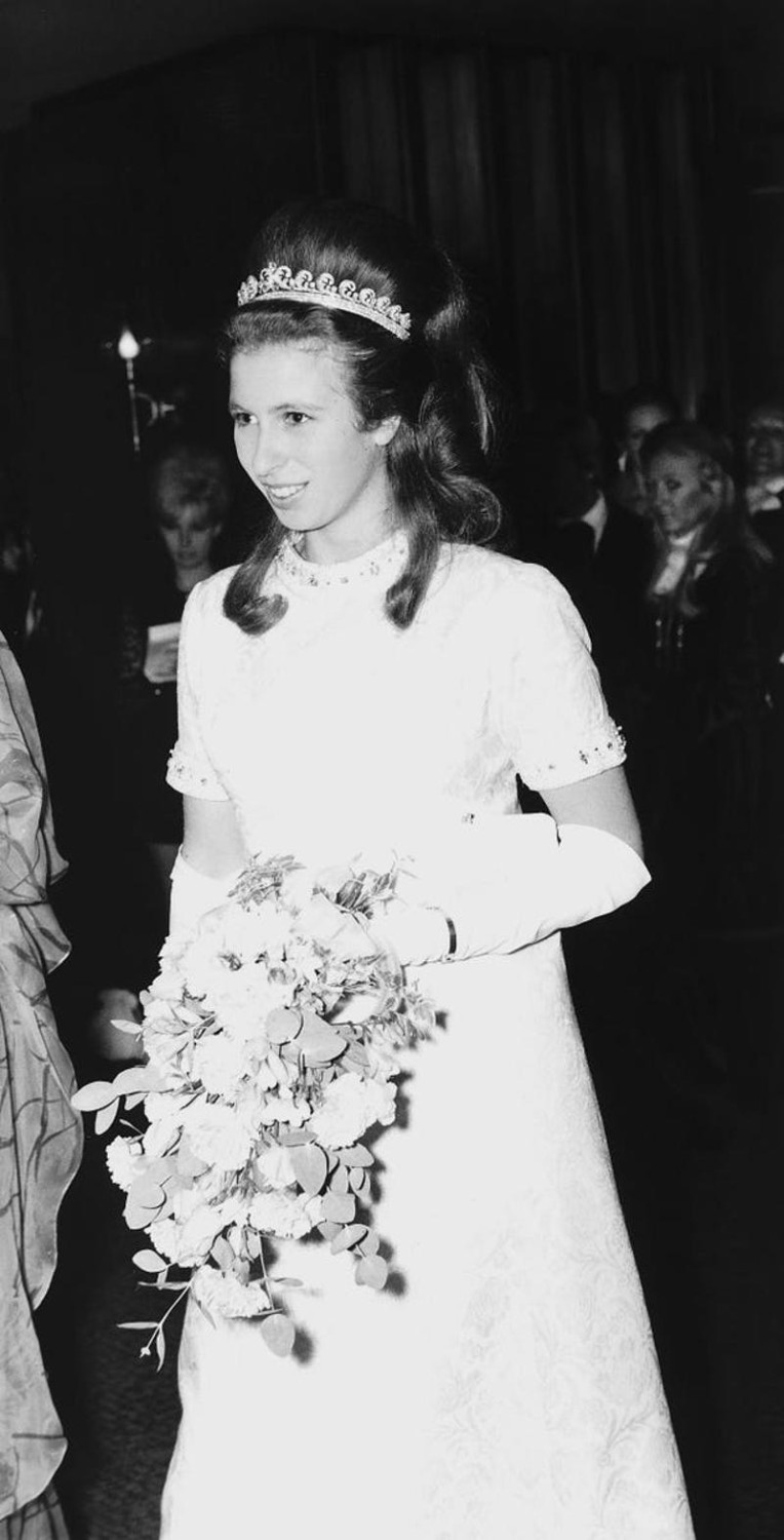 1. Princess Alice’s Meander Tiara, 2. Queen Mary’s Fringe Tiara, 3. Festoon Tiara, 4. Aquamarine Pineflower Tiara, 5. Halo Scroll Tiara