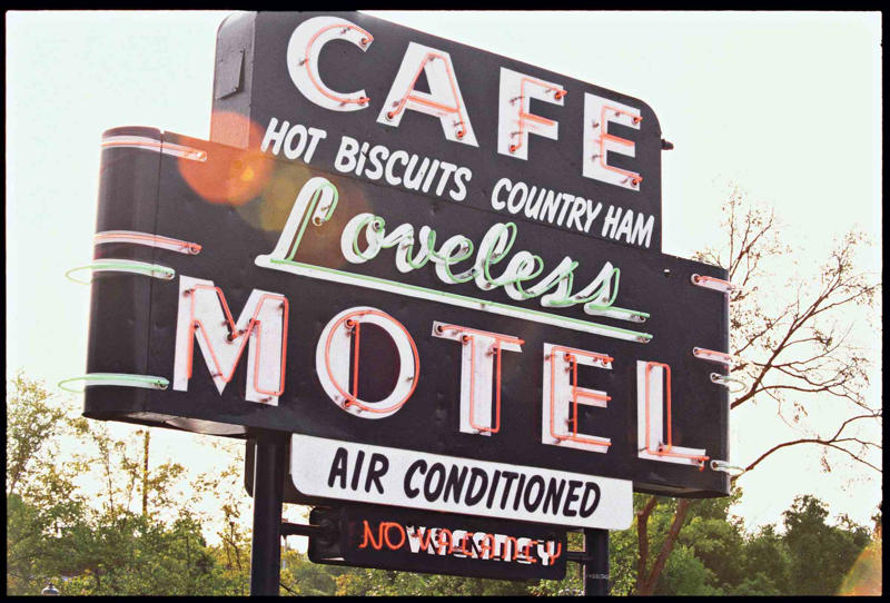 Caffe REL, Roy’s Grille, Fat Tiger Korean BBQ & More, B.E. Scott’s BBQ, Bates House of Turkey, Caro-Mi Dining Room, Hawk’s Crawfish Restaurant, Whistle Stop Café, Sid’s Diner, Skylight Inn, Mrs. Mac’s Kitchen, The Shoals Shack, The Loveless Cafe, Sebastian’s Roadside Restaurant
