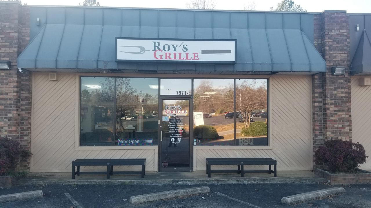 Caffe REL, Roy’s Grille, Fat Tiger Korean BBQ & More, B.E. Scott’s BBQ, Bates House of Turkey, Caro-Mi Dining Room, Hawk’s Crawfish Restaurant, Whistle Stop Café, Sid’s Diner, Skylight Inn, Mrs. Mac’s Kitchen, The Shoals Shack, The Loveless Cafe, Sebastian’s Roadside Restaurant