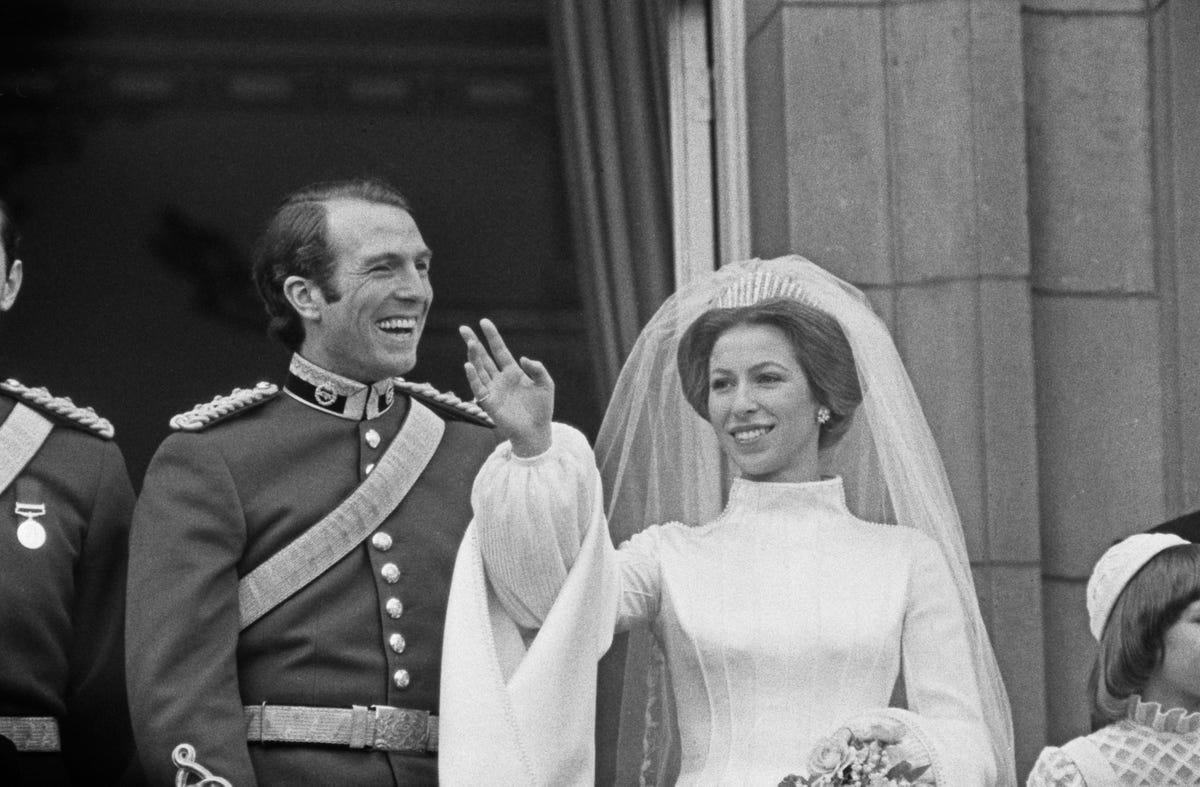 1. Princess Alice’s Meander Tiara, 2. Queen Mary’s Fringe Tiara, 3. Festoon Tiara, 4. Aquamarine Pineflower Tiara, 5. Halo Scroll Tiara