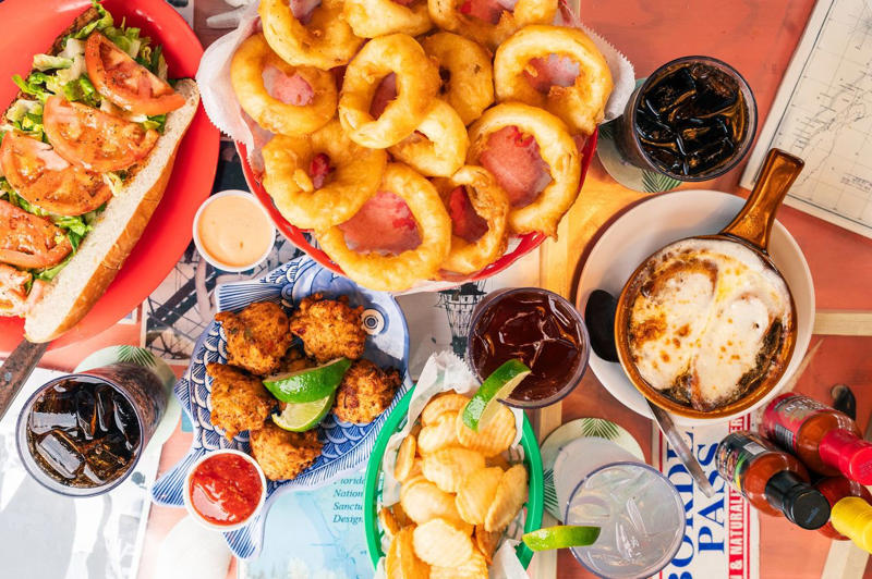 Caffe REL, Roy’s Grille, Fat Tiger Korean BBQ & More, B.E. Scott’s BBQ, Bates House of Turkey, Caro-Mi Dining Room, Hawk’s Crawfish Restaurant, Whistle Stop Café, Sid’s Diner, Skylight Inn, Mrs. Mac’s Kitchen, The Shoals Shack, The Loveless Cafe, Sebastian’s Roadside Restaurant
