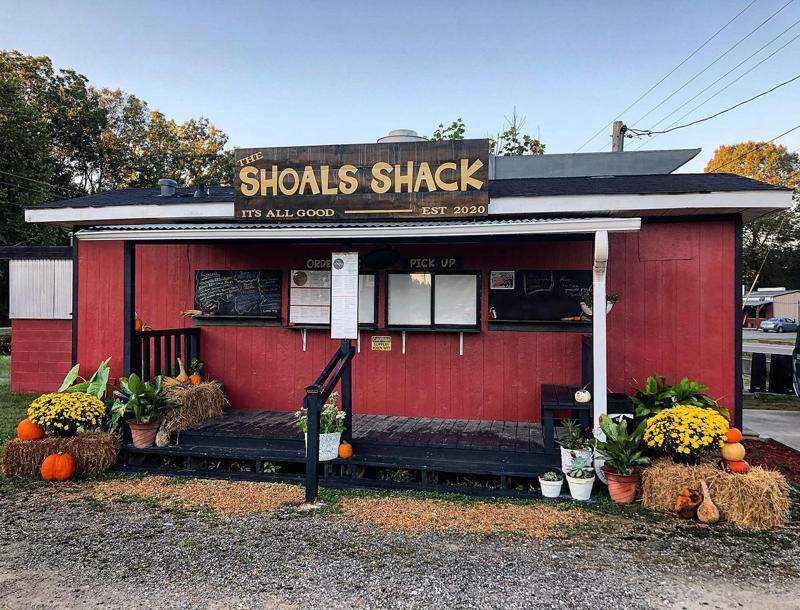 Caffe REL, Roy’s Grille, Fat Tiger Korean BBQ & More, B.E. Scott’s BBQ, Bates House of Turkey, Caro-Mi Dining Room, Hawk’s Crawfish Restaurant, Whistle Stop Café, Sid’s Diner, Skylight Inn, Mrs. Mac’s Kitchen, The Shoals Shack, The Loveless Cafe, Sebastian’s Roadside Restaurant