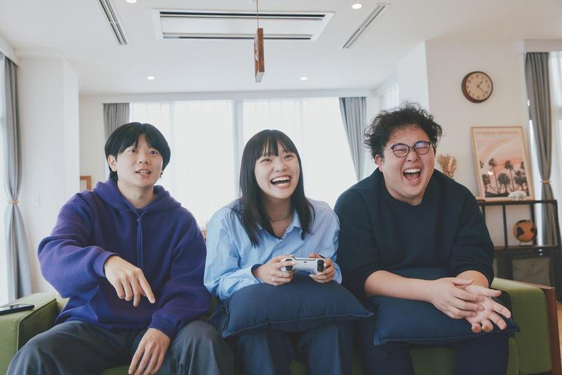 「3年ぶりのゲームです」ノンコンソールゲーマー三者三様の今, 電源オン、即プレイ。「あ、こんなに早かったっけ？」, 『モンスターハンターワイルズ』を体験。レベチだったPS5, 冷静に考えて、5万5000円はヤバくないか？, おまけの一台が、意外と本命かもしれない, 僕らはゲームが面倒だったんじゃない。「始めるまで」が面倒だったんだ