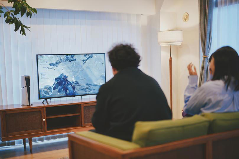 「3年ぶりのゲームです」ノンコンソールゲーマー三者三様の今, 電源オン、即プレイ。「あ、こんなに早かったっけ？」, 『モンスターハンターワイルズ』を体験。レベチだったPS5, 冷静に考えて、5万5000円はヤバくないか？, おまけの一台が、意外と本命かもしれない, 僕らはゲームが面倒だったんじゃない。「始めるまで」が面倒だったんだ