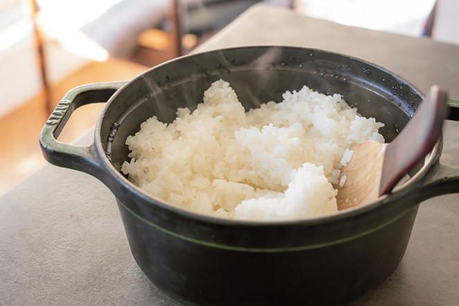 15分でつくる「鶏の梅照り焼き弁当」, マキさん流 15分で手際よくお弁当をつくる方法, 鶏の梅照り焼きのつくり方, スナップえんどうとじゃこのあえものつくり方, しらたきと明太子のちりちり炒めのつくり方