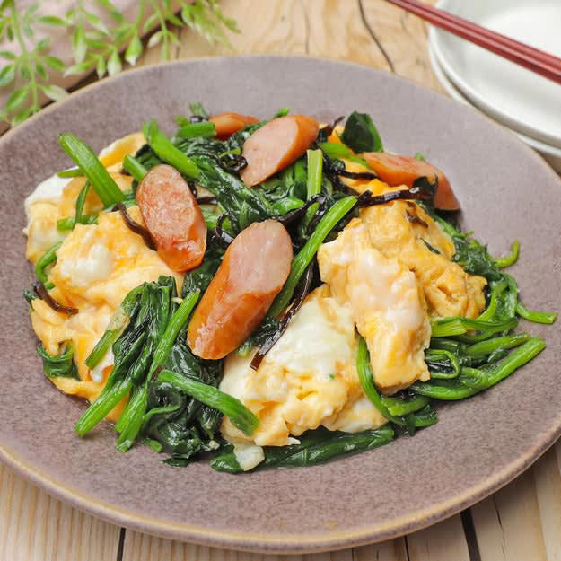 ほうれん草とベーコンと卵のバタポン炒め, 【ほうれん草があったらコレ】「バタポン味がウマすぎ」「白米が止まらん」ワンパンで作れる炒め物レシピ, ほうれん草とにんじんのごまみそ和え, 【ほうれん草はゆでずに時短】「作り置きに便利」「お弁当にもぴったり」ほうれん草とちくわで作る常備菜レシピ, ほうれん草としらすと塩昆布のポン酢ナムル, 【ほうれん草はこうやって食べて】冷蔵庫に残ってたらガッツポーズ！さっぱりコクうまな簡単副菜レシピ, ほうれん草と豚こまの卵とじ, 【ほうれん草と卵があったらコレ作ろ】フライパンひとつで「最高かよ」コスパもボリュームも妥協なしのおかずレシピ, ほうれん草とウインナーと卵のバターじょうゆ炒め, 【ほうれん草があったら迷わずこれ】「マジでご飯が止まらん」「冷めてもウマい」フライパンひとつで作れる簡単レシピ