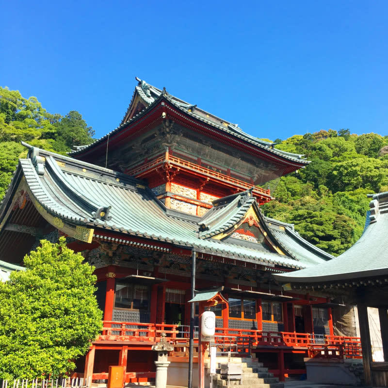 【9:00】「静岡浅間神社」で七社参り！心をリセットしながら開運祈願, 【11:00】「駿府の工房 匠宿（たくみしゅく）」で伝統工芸を知る, 【13:30】「一松園」で滋養たっぷりの名物とろろ汁を味わう, 【15:00】「West Coast Brewing」でアメリカ西海岸スタイルのクラフトビールを, この記事を書いた人 丹下紋香
