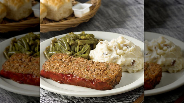 Meatloaf Dumplins, Meatloaf, Roast beef, Fresh fruit
