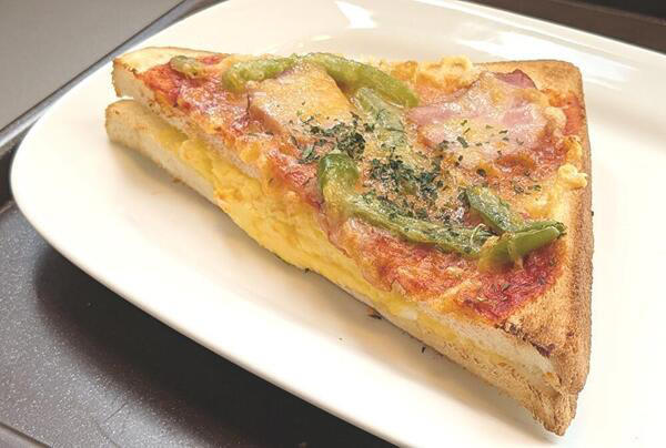 CAFÉ de CRIÉ（カフェ・ド・クリエ）「一部限定店舗のモーニングセット」, Aセット「とろけるチーズのハム＆たまごサンド」, Bセット「とろけるチーズのピザ＆たまごサンド」, Cセット「十勝産コーンクリーム＆ツナフォカッチャ」, Ｄセット「パストラミポーク＆彩り野菜フォカッチャ」, ラテメニューもリニューアル, ハムチーズトースト（セット）, チキンからあげっと, ブルーボトルコーヒー, グリルドチーズサンドイッチ with トマトスープ チキン and キャロットラペ（チーズ入り）」, トースト アボカド