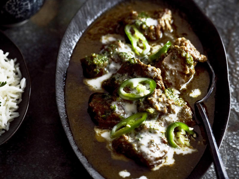 The best cuts for slow cooker beef recipes, You’ll need these…, Tips for slow cooking success, Slow cooker biryani , Slow cooker beef ragu , Slow cooker beef soup with chickpea & chorizo , Slow cooker massaman beef curry , Slow-cooker beef stroganoff , Slow cooker beef ramen with shiitake mushrooms , Slow-cooker beef cheeks in pedro ximénez , Beef and mushroom pies , Slow-cooker beer and thyme beef cheeks , Slow cooker five ingredient cottage pie , Beer and thyme beef cheeks , Slow-cooked Mexican beef chilli mole , Beef and vegetable soup , Coconut curried beef , Lasagne-style crock-pot , Beef casserole with cheesy herb dumplings , Coriander beef curry , Tuscan beef stew , What to serve with your slow cooker beef, More slow cooker inspiration, Even more slow cooker dinners