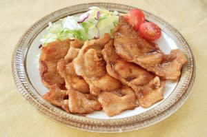 2月に人気だった「豚の生姜焼き」を作ってみた, 小麦粉をまぶしてたれをからみやすく, 醤油の香ばしい香りが食欲をそそる！, 実際に作ってみて、気づいたポイント, 覚えやすい比率で、もう味つけに迷わない！