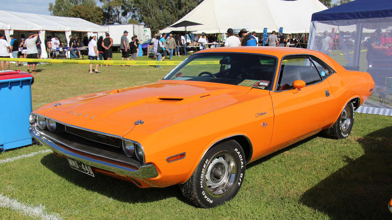 1970 Dodge Challenger R/T 440 Six Pack: 13.6 @ 105 mph, 1970 Ford Mustang BOSS 429: 13.6 @ 114 mph, 1970 Buick GS / GSX Stage 1: 13.38 @ 105.5 mph, 1970 Chevrolet Chevelle SS 454: 13.12 @ 107.01 mph, 1970 Plymouth Barracuda 426 Hemi: 13.10 @ 107.1 mph