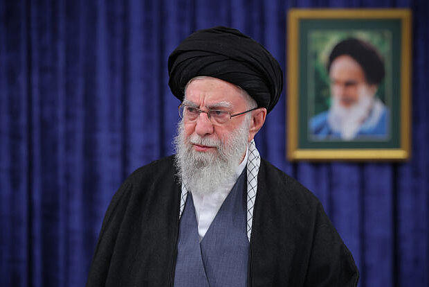 イランの脆弱性に震えた中国, 多様性がもたらす国家の不安定, 不安定要因を抑え込む共産党, 米国に対抗したシャトル外交, 王毅外相の「奮闘」, 外相と特使の“両輪外交”展開, 東アジアの盟主にこだわる中国, 遅れる日本外交と中国の警戒, 日本は｢東アジアのイスラエル｣？, 世界の多極化が加速