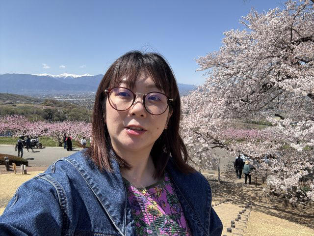 ・ひとり花見をする男性の取材で, ・ひとり花見の素晴らしさを伝えたい, ・メリット①準備も場所取りも不要, ・メリット②人と予定を合わせなくていい, ・メリット③じっくり桜を見られる, ・もっとみんなひとり花見するべし