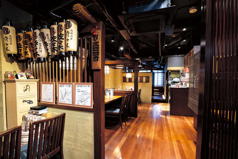 江戸前寿司を肩肘張らずに楽しむ『𠮷野鮨本店』, 『𠮷野鮨本店』店舗詳細, 厚めの肉が割り下に絡まって……『肉鮮問屋 佐々木』, 『肉鮮問屋 佐々木』店舗詳細, 天ぷらとそばの相性を再確認『室町砂場 日本橋本店』, 『室町砂場 日本橋本店』店舗詳細, そば粉の多い外二そばを味わう『日本ばし やぶ久』, 『日本ばし やぶ久』店舗詳細, 330年変わらぬ製法で作られる半ぺん『日本橋 神茂』, 『日本橋 神茂』店舗詳細, 現代に合わせて天ぷらもアップデート!?『てん茂』, 『てん茂』店舗詳細