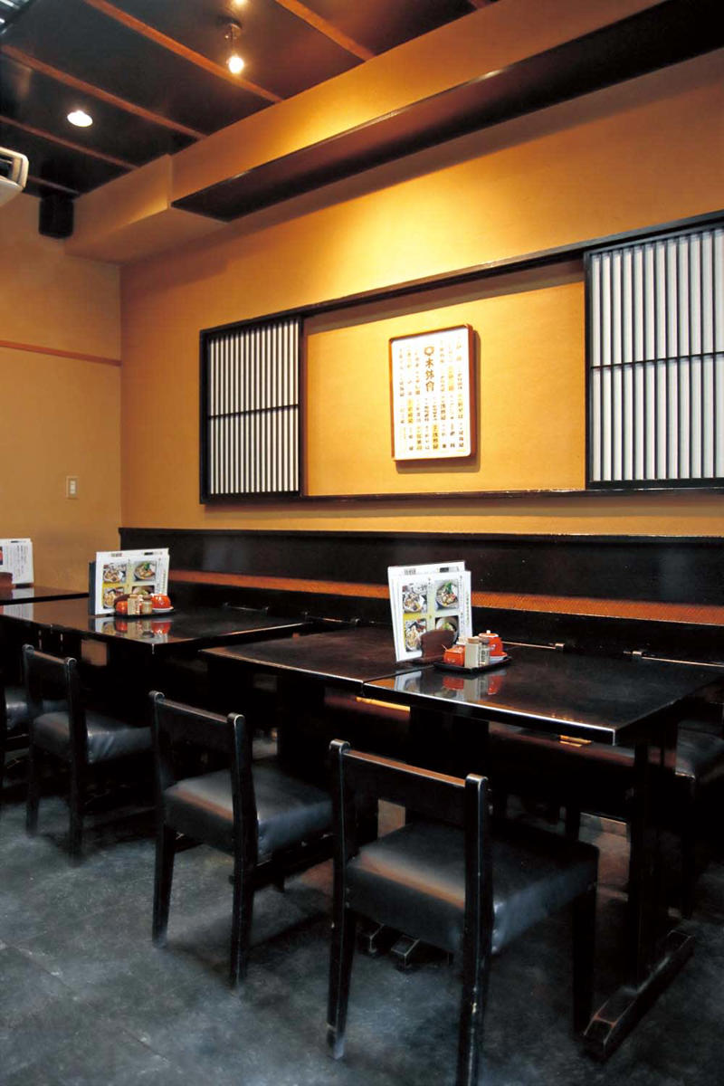 江戸前寿司を肩肘張らずに楽しむ『𠮷野鮨本店』, 『𠮷野鮨本店』店舗詳細, 厚めの肉が割り下に絡まって……『肉鮮問屋 佐々木』, 『肉鮮問屋 佐々木』店舗詳細, 天ぷらとそばの相性を再確認『室町砂場 日本橋本店』, 『室町砂場 日本橋本店』店舗詳細, そば粉の多い外二そばを味わう『日本ばし やぶ久』, 『日本ばし やぶ久』店舗詳細, 330年変わらぬ製法で作られる半ぺん『日本橋 神茂』, 『日本橋 神茂』店舗詳細, 現代に合わせて天ぷらもアップデート!?『てん茂』, 『てん茂』店舗詳細