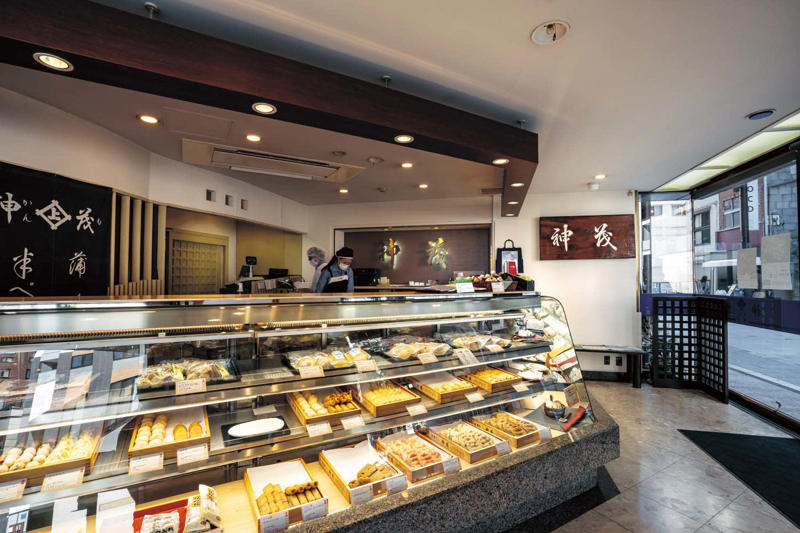 江戸前寿司を肩肘張らずに楽しむ『𠮷野鮨本店』, 『𠮷野鮨本店』店舗詳細, 厚めの肉が割り下に絡まって……『肉鮮問屋 佐々木』, 『肉鮮問屋 佐々木』店舗詳細, 天ぷらとそばの相性を再確認『室町砂場 日本橋本店』, 『室町砂場 日本橋本店』店舗詳細, そば粉の多い外二そばを味わう『日本ばし やぶ久』, 『日本ばし やぶ久』店舗詳細, 330年変わらぬ製法で作られる半ぺん『日本橋 神茂』, 『日本橋 神茂』店舗詳細, 現代に合わせて天ぷらもアップデート!?『てん茂』, 『てん茂』店舗詳細