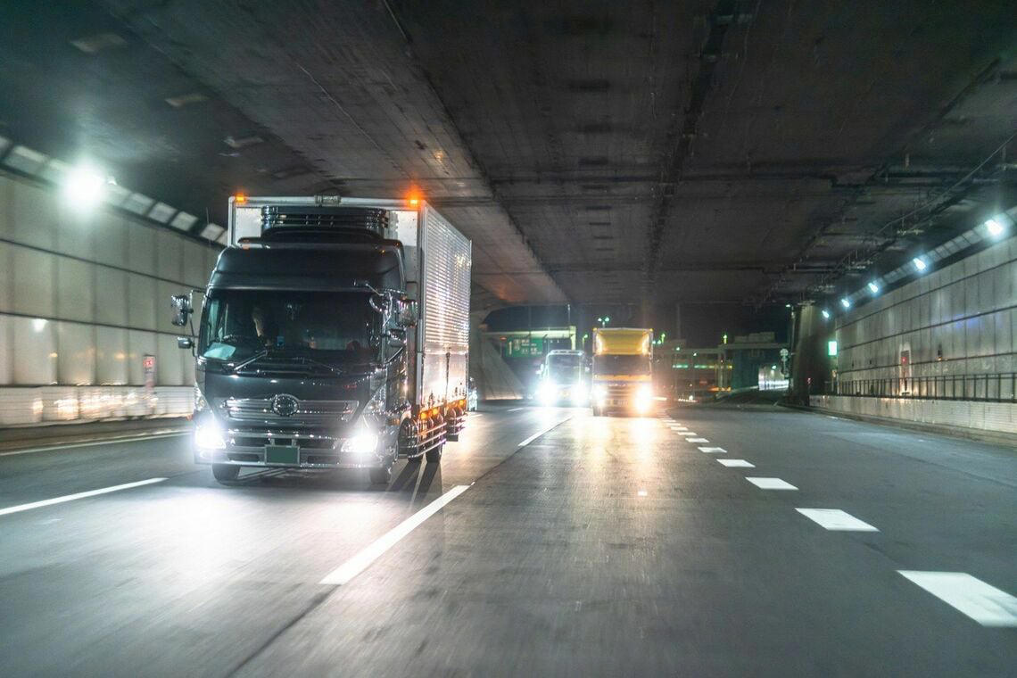 3台が炎上、6名が死亡した深夜の事故, 同じトンネル内でほぼ同時に3カ所で追突事故が, 「安全環境」がいとも簡単に破られている？, 安全装置は活用されているか？, 自動運転になる未来を期待する前に