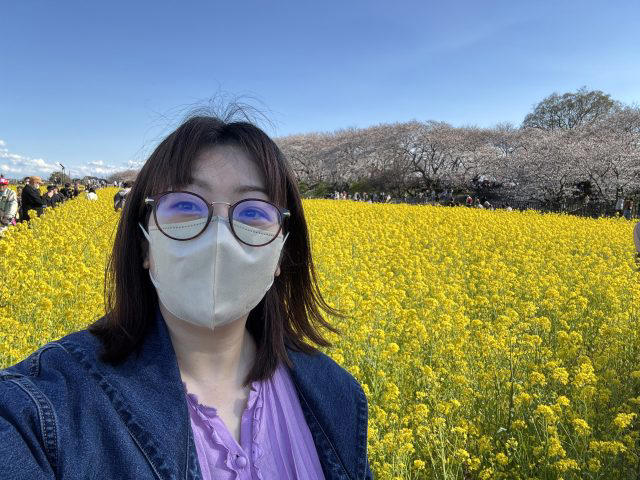 ・ひとり花見をする男性の取材で, ・ひとり花見の素晴らしさを伝えたい, ・メリット①準備も場所取りも不要, ・メリット②人と予定を合わせなくていい, ・メリット③じっくり桜を見られる, ・もっとみんなひとり花見するべし