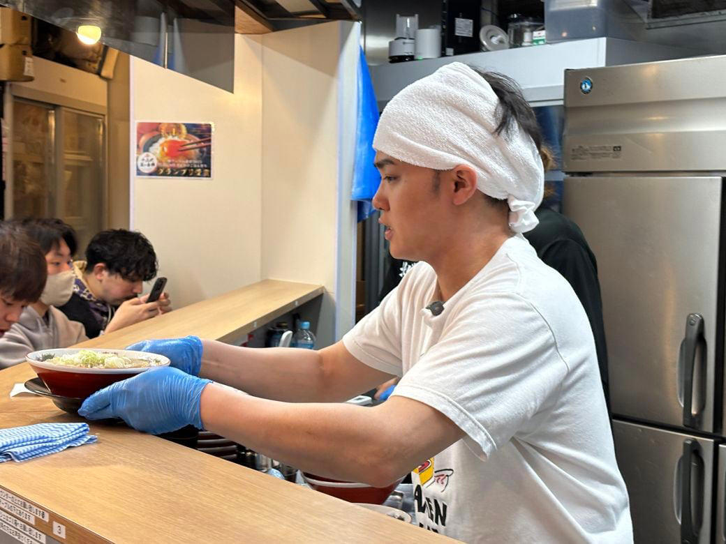 イベントへの出店依頼がすべての始まり, 安価な食材で「誰が食べても美味い」と感じる一杯を, 店名に込められた「遊び心と戦略」, 高い注目度に甘えるつもりはない