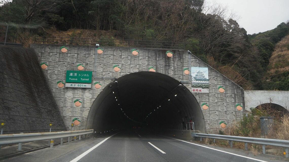 3台が炎上、6名が死亡した深夜の事故, 同じトンネル内でほぼ同時に3カ所で追突事故が, 「安全環境」がいとも簡単に破られている？, 安全装置は活用されているか？, 自動運転になる未来を期待する前に
