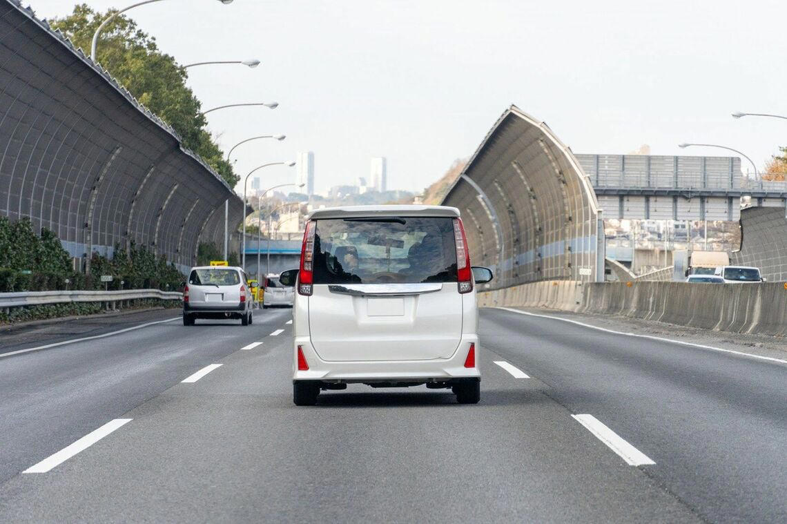 3台が炎上、6名が死亡した深夜の事故, 同じトンネル内でほぼ同時に3カ所で追突事故が, 「安全環境」がいとも簡単に破られている？, 安全装置は活用されているか？, 自動運転になる未来を期待する前に