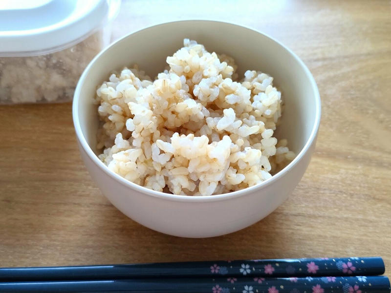 1：玄米を15年間毎日食べる, 2：食事と体重をメモ。食べすぎを防ぐ, 3：「1日7000歩」歩く。買い物ついでなら無理なく続く, 小さな習慣のおかげで元気に過ごせる