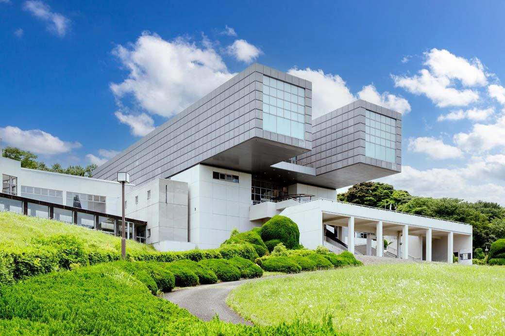 福岡に来てくれる観光客に、地元民が抱く“微かな申し訳なさ”, 日常を楽しむなら、「リヤカー部隊」と豊富な飲食店が魅力の西新へ, 福岡市内から1時間。移住者が急増する「糸島」の魅力, 博多から新幹線で15分。福岡市と異なる風情が楽しめる小倉, 近海の鮮魚も！活気あふれる「旦過市場」, 地元民もあまり知らない「若冲」の贅沢と、平尾台の雄大な自然,  異なる3つの海に育まれた「魚介の聖地」・北九州 , 「コンビニより焼鳥屋が多い」久留米に、水郷ならではの情緒が楽しめる柳川, 福岡市を「ハブ」として、福岡県を丸っと満喫