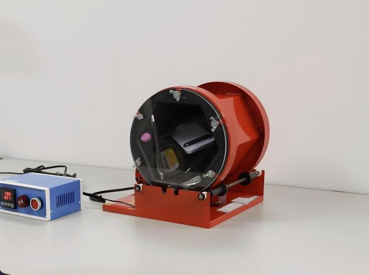 スマホユーザーは3タイプいる, オーディオラボ：ロボットのあたたかさ, 耐久試験ラボ：日常を本気で再現, デザインラボ：耐久性は素材から攻める, 通信・センサーラボ : 試験はロボットで, iPhoneにできないこと, で、iPhoneをやめるか？