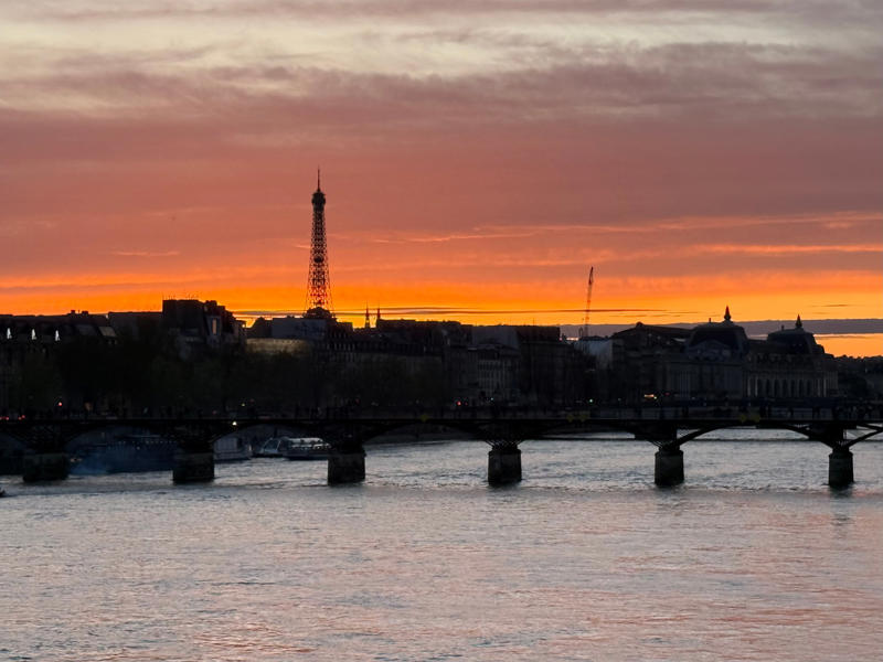 Dos and don’ts in Paris , Are people in Paris friendly to Americans? , What to do in Paris , What needs reservations in Paris? , What requires tickets in Paris? , How should tourists dress in Paris? , Is it still safe to travel to Paris right now? , Is ,000 enough for a week in Paris? , Are you supposed to tip in Paris? , What is the best way for tourists to get around Paris?