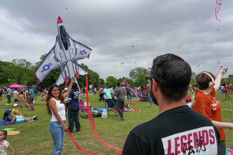: Weekend matcha and farmers market, : Free yoga and Side Eye Pie, : Spring picnic at ABC Kite Fest, Related Reading, Subscribe